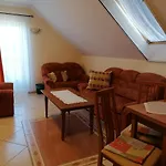 בית הארחה Harmonia Panzio 3*