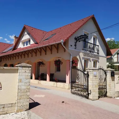 Harmonia Panzio Guest house