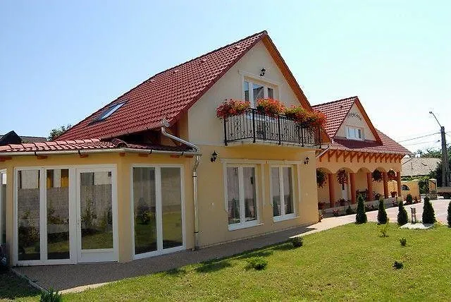 Guest house Harmonia Panzio 3*